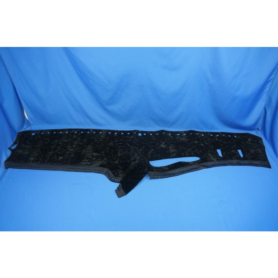 17スーパーグレート用 チンチラ ダッシュマット ブラック : トラック