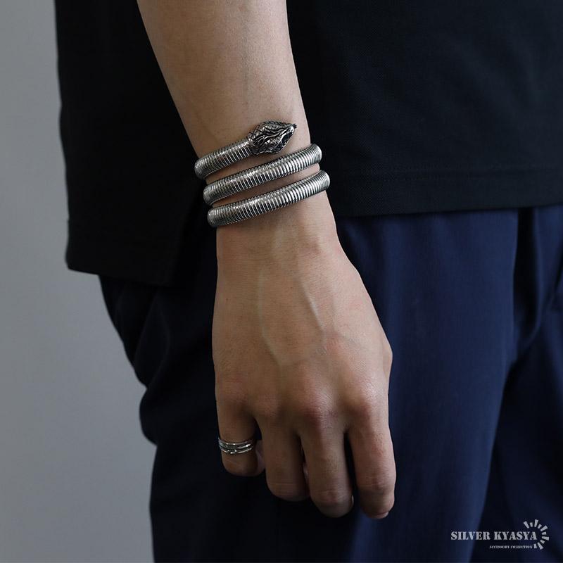 シルバー) スネークバングル 316L素材 蛇が腕に巻き付く ワイド