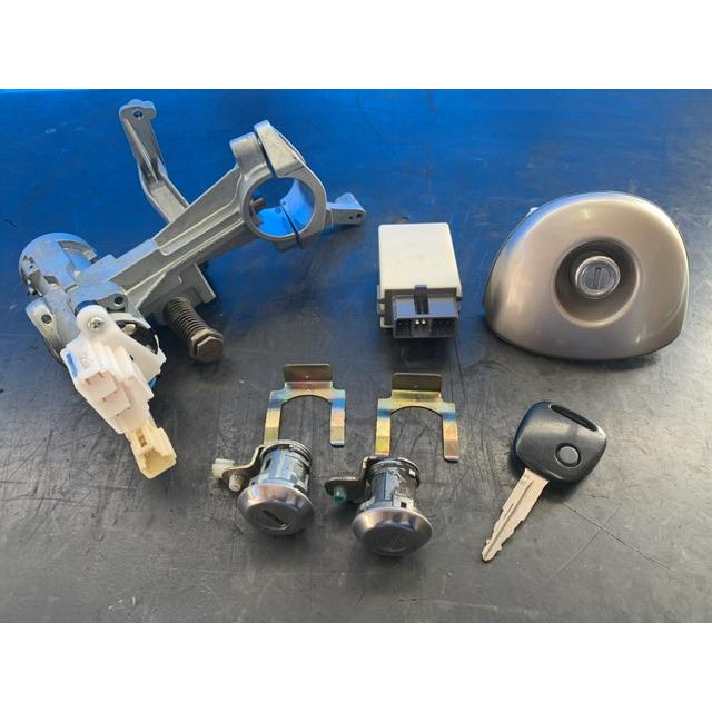 キーシリンダー キーレス セット ワゴンR ソリオ MA34S スズキ 37106