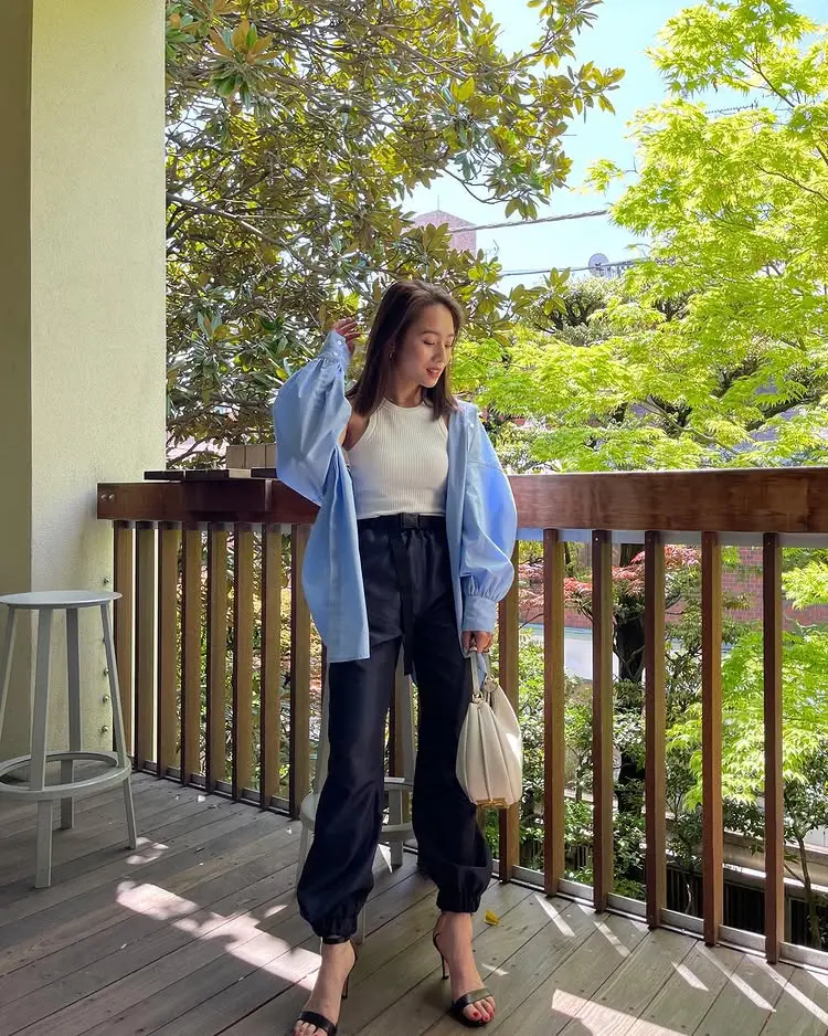 ETRÉ TOKYOの服を着た伊原葵さんのコーデ 私服/衣装/購入先 - Woomy