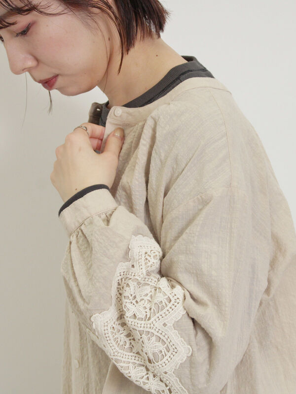 セール】 バンドカラー比翼ブラウス（オフホワイト/チャコールグレー