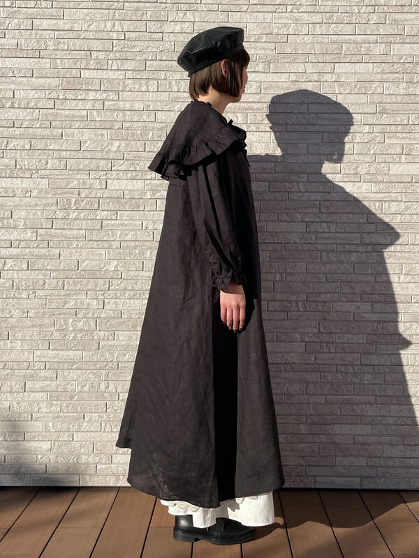 立川店/EC限定】リネンケープ付ワンピース（オフホワイト/ブラック