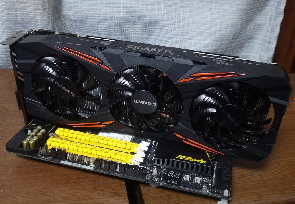 背が低い唯一のオリファン GIGABYTE GTX 1070 G1 Gamingをレビュー