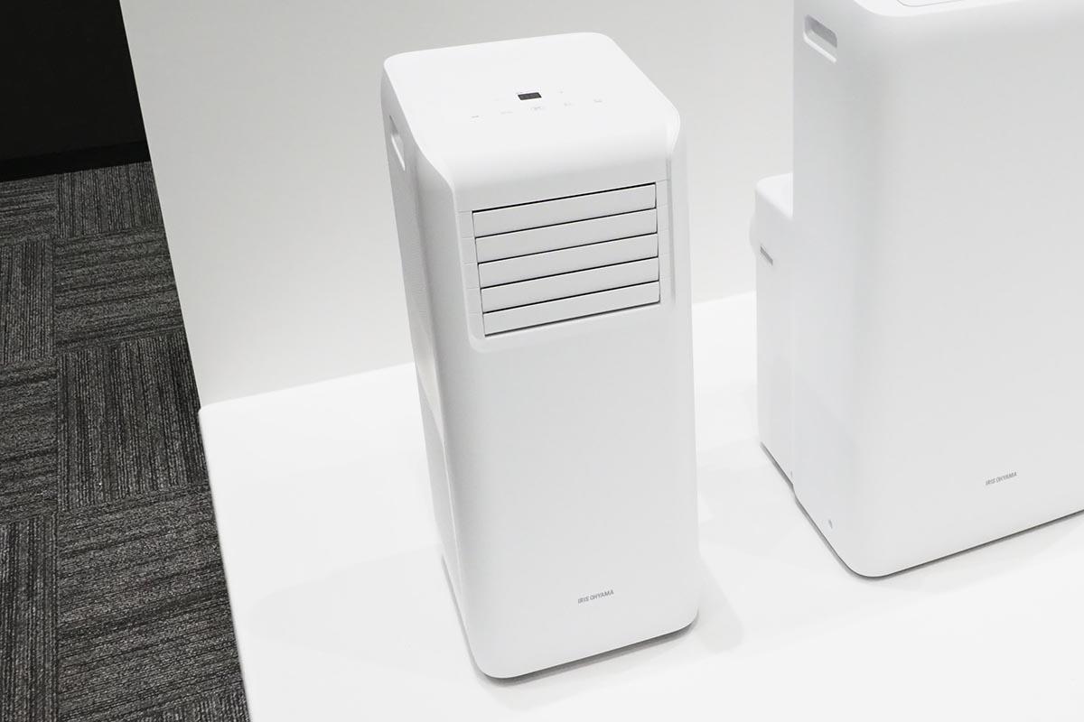 アイリスオーヤマ、工事不要で置けるポータブルクーラー。温風付きも