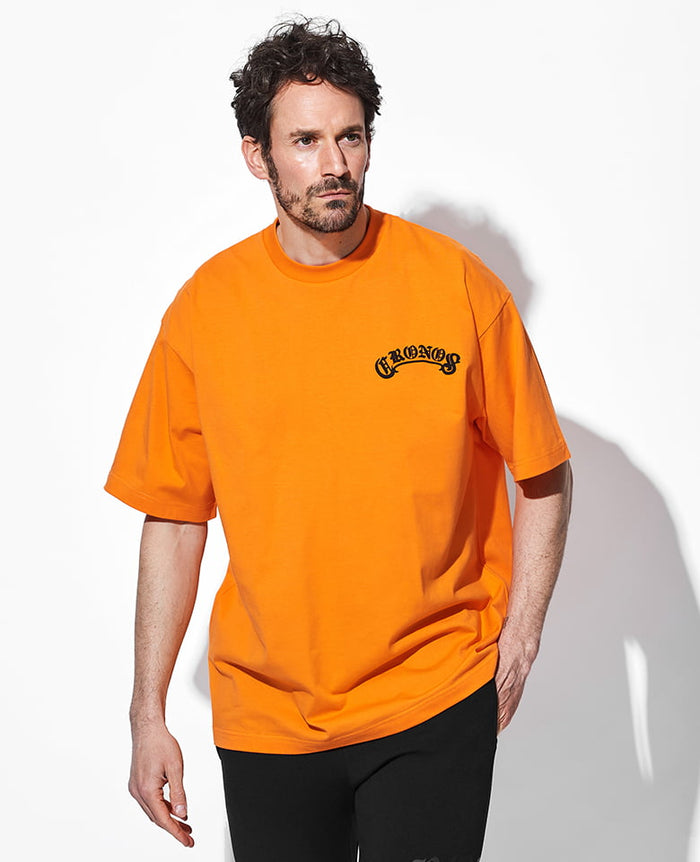 クロノス アーチ ブラックレター オーバーサイズ Tシャツ – 買えるLEON
