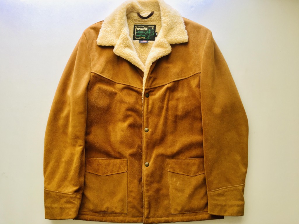 ショットの「スエードランチコート」はアイビーファッションに欠かせ