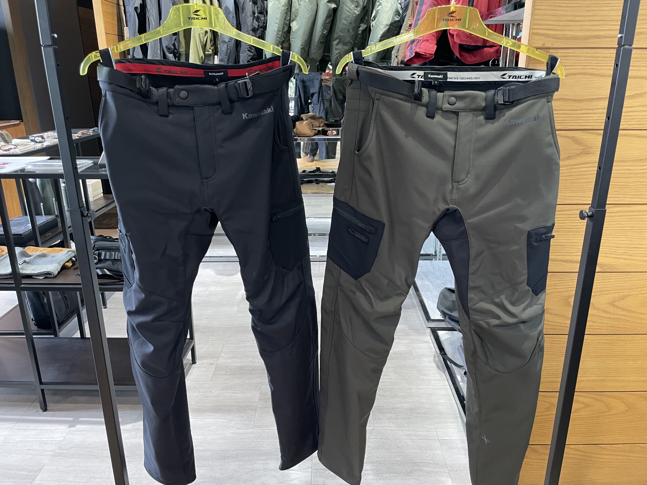 カワサキ ウィンドストップソフトシェルパンツ ご紹介 | KAWASAKI-ZONE