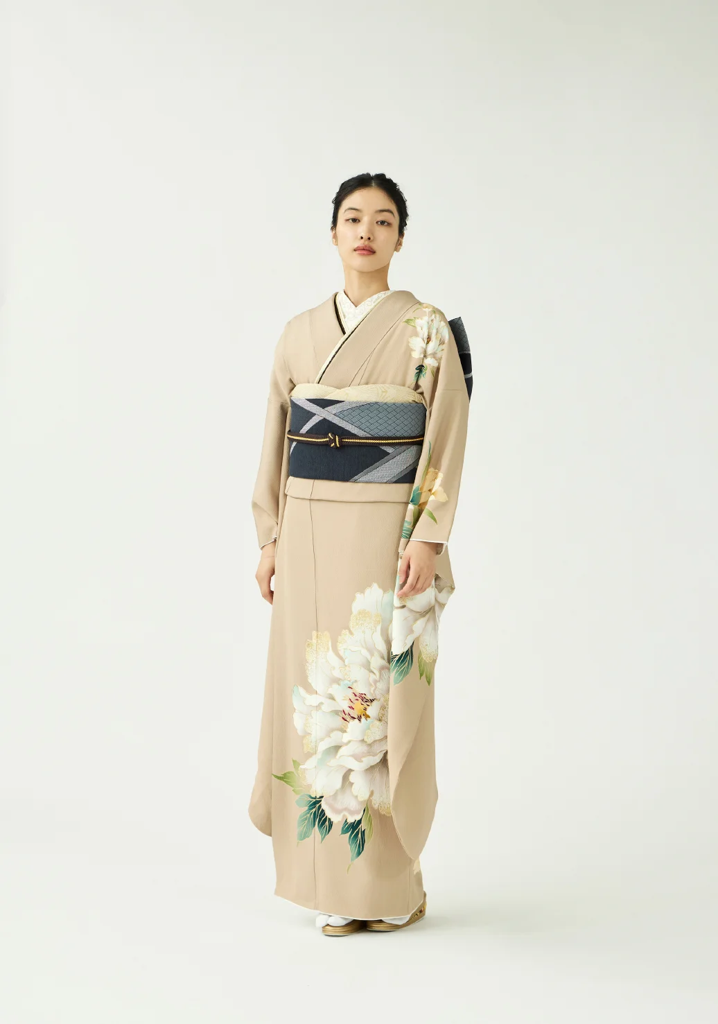 振袖／咲く、牡丹／亜麻色 | 振袖レンタル·購入や成人式の着付けは