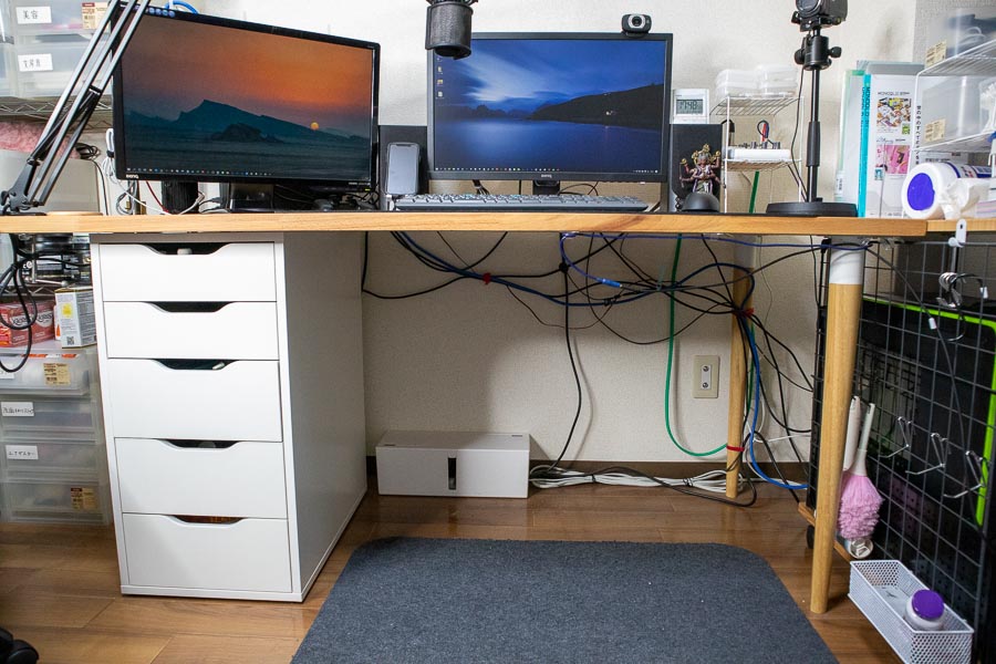 PCデスクが狭いなら、横幅155cmあるIKEA/GERTONが広くておすすめ【奥行