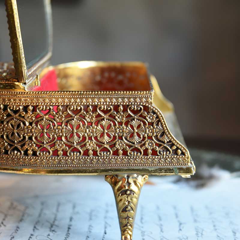 オルゴール付き ピアノモチーフジュエリーボックス /OBJ-128 – 神戸