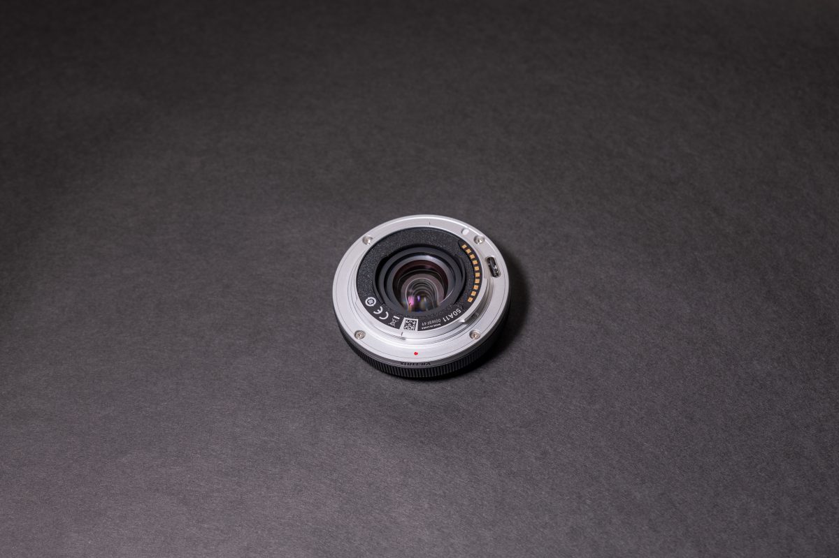 薄型で小型のAF付き単焦点レンズ「VILTROX AF 28mm F4.5 FE」実写