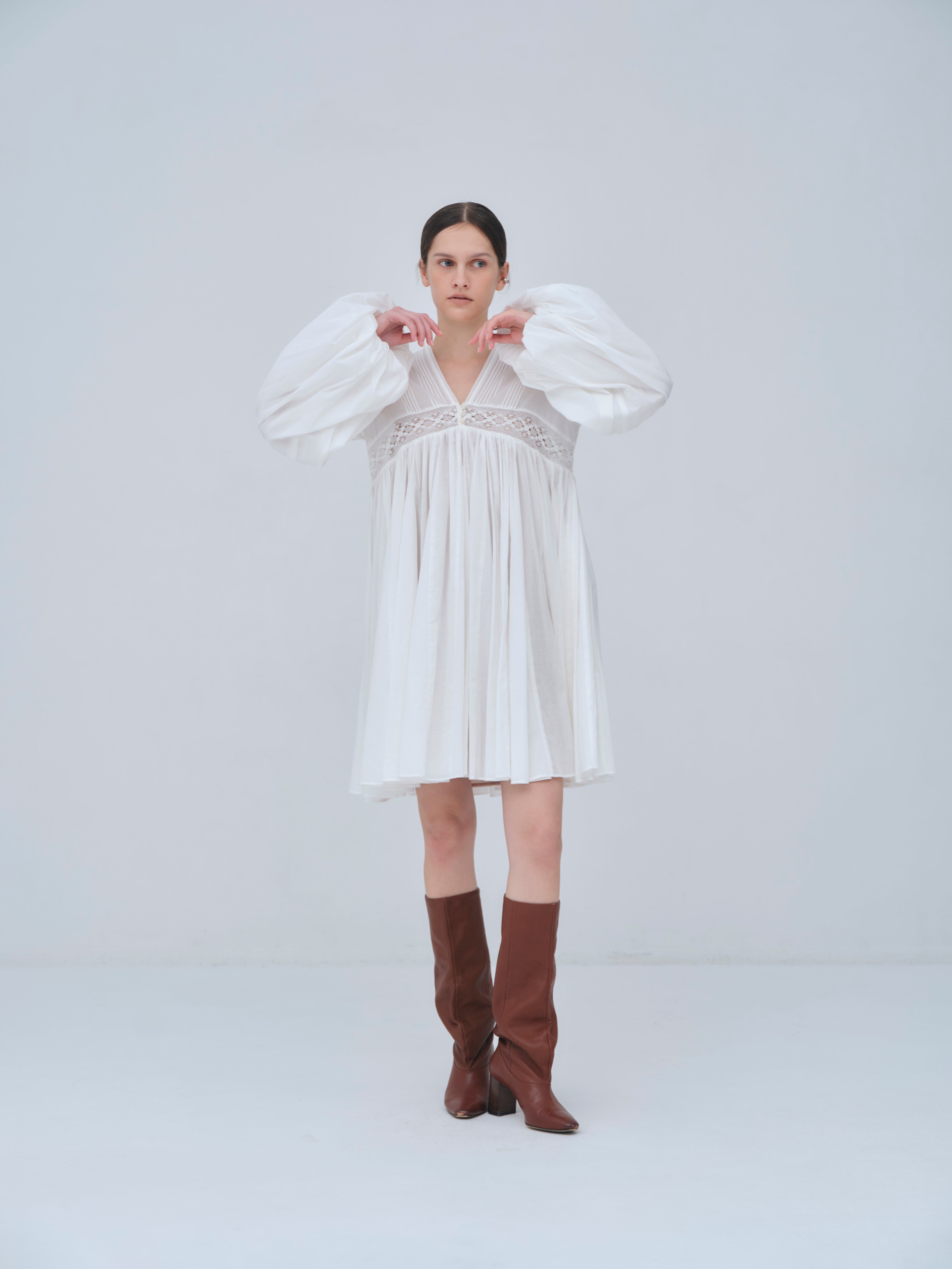 再入荷】Yoke Lace Volume Dress – L'AUBE BLANC