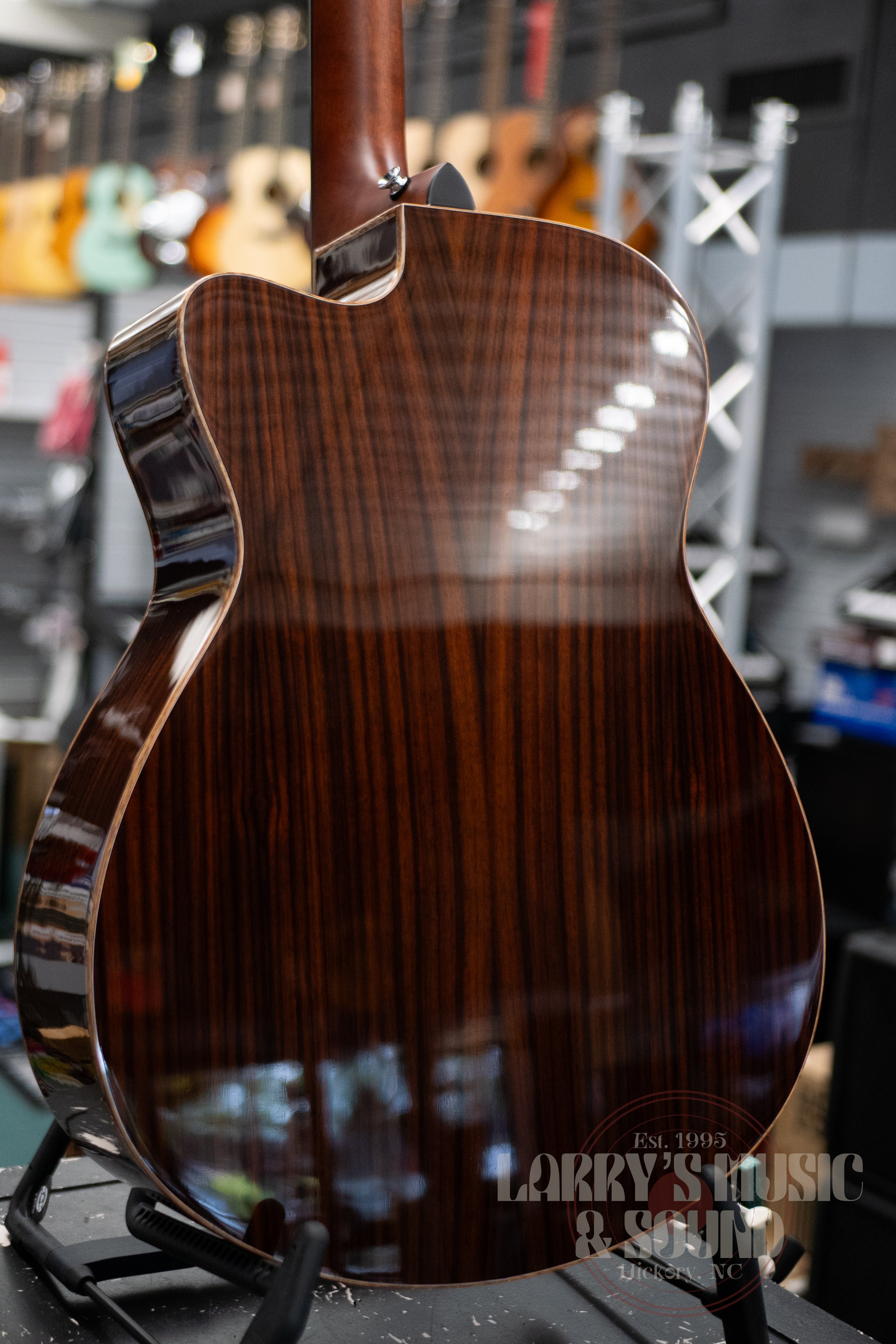 Yamaha AC1R Concert Cutaway Acoustic/Electric - Tobacco Sunburst