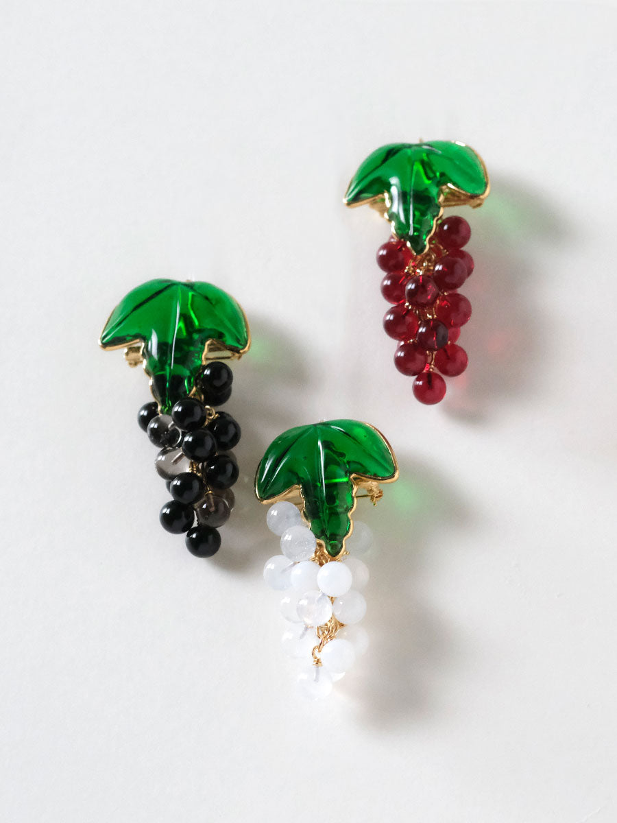 Augustine スグリの実のブローチ — LISETTE