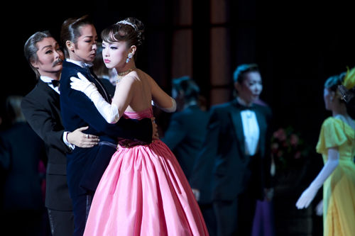 フォトレビュー！ 花組『麗しのサブリナ』『EXCITER!!』 : 宝塚ジャーナル