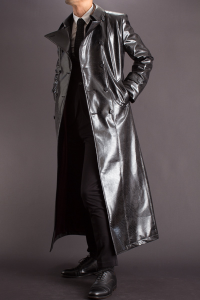 人気のナポレオンコート 135、フェイクレザーのクロコダイル模様