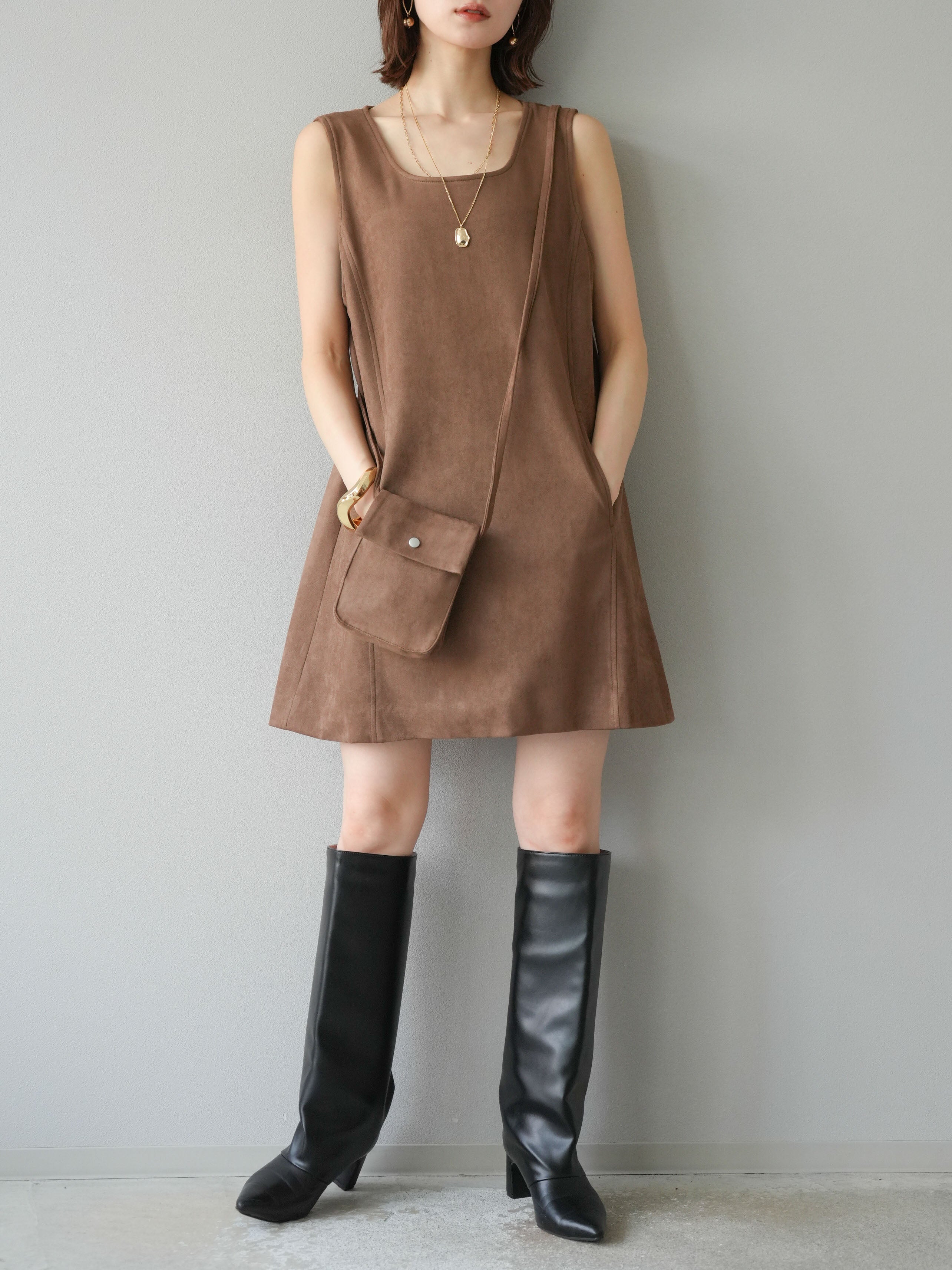 予約]ショルダーポーチ付スウェードミニワンピース/ブラウン – Lumier