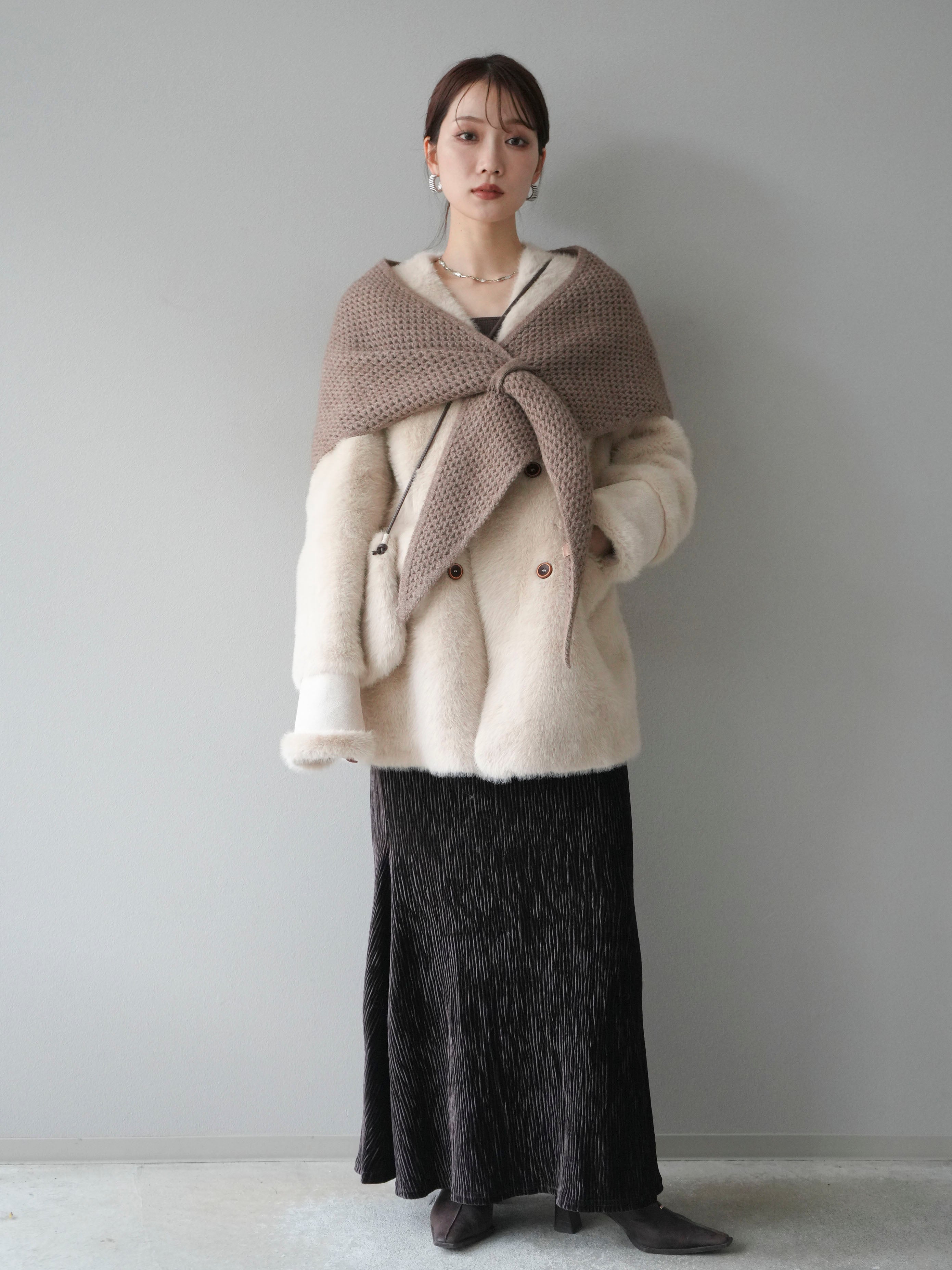 予約]バッグ付エコファーノーカラーコート/beige – Lumier