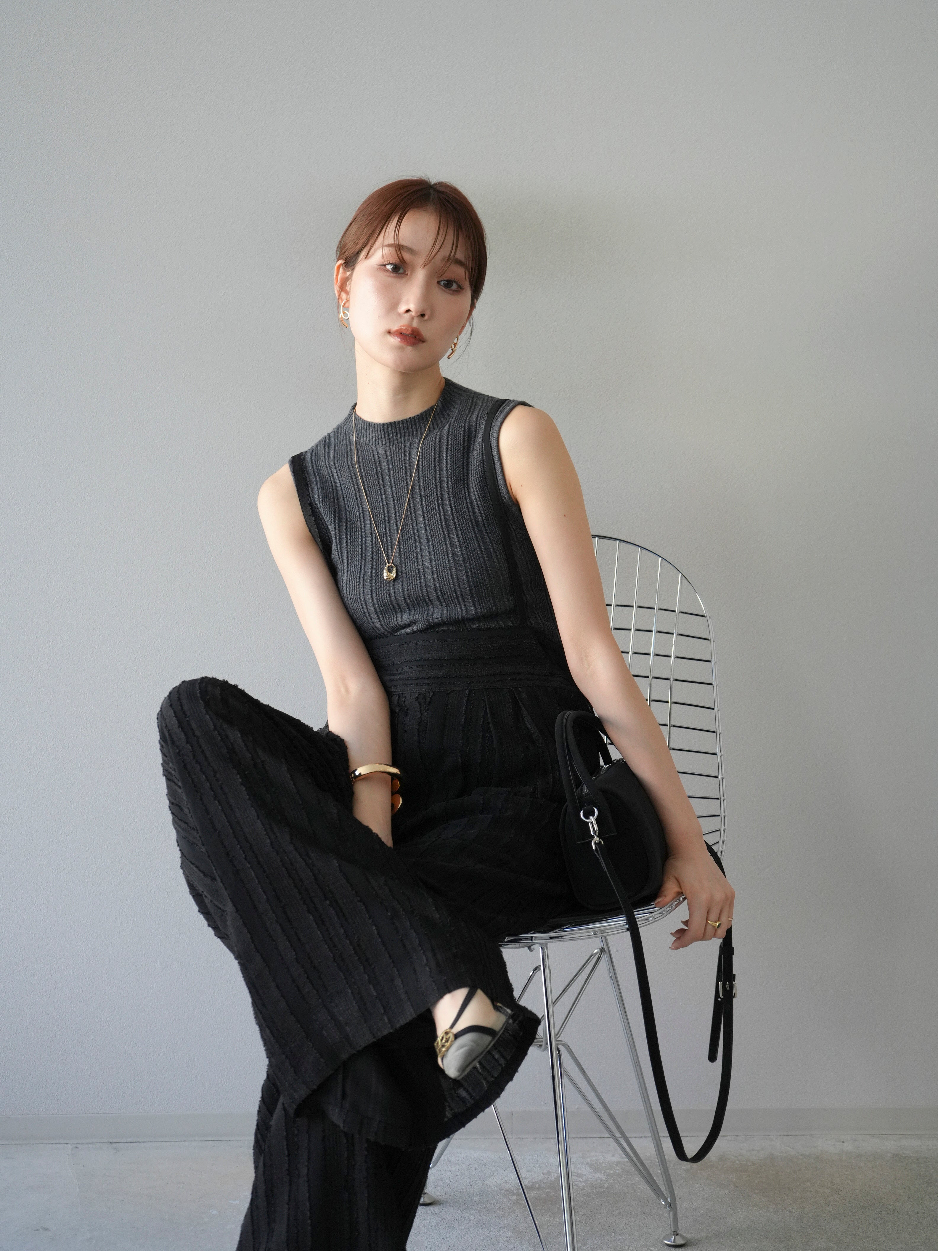 予約]ジャガードストライプサロペット/ブラック – Lumier