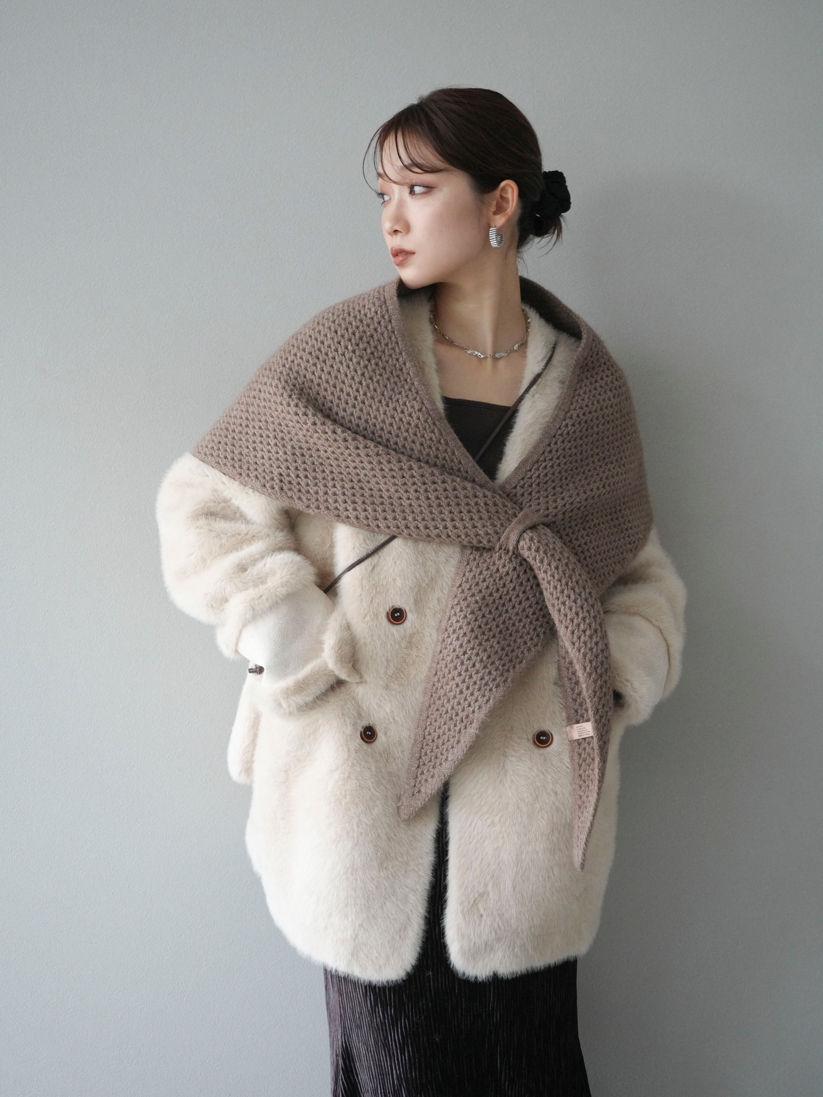 予約]バッグ付エコファーノーカラーコート/beige – Lumier