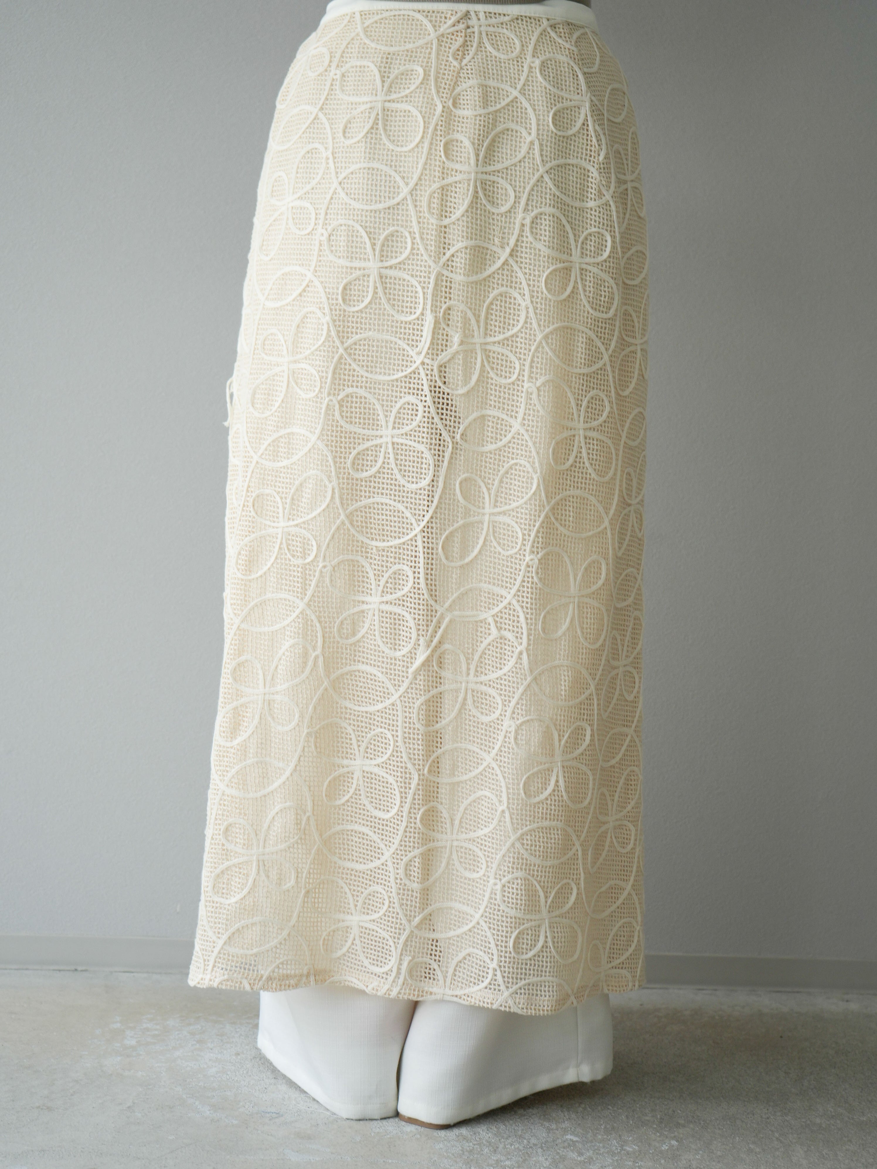 予約]メッシュコード刺繍ラップスカート/アイボリー – Lumier