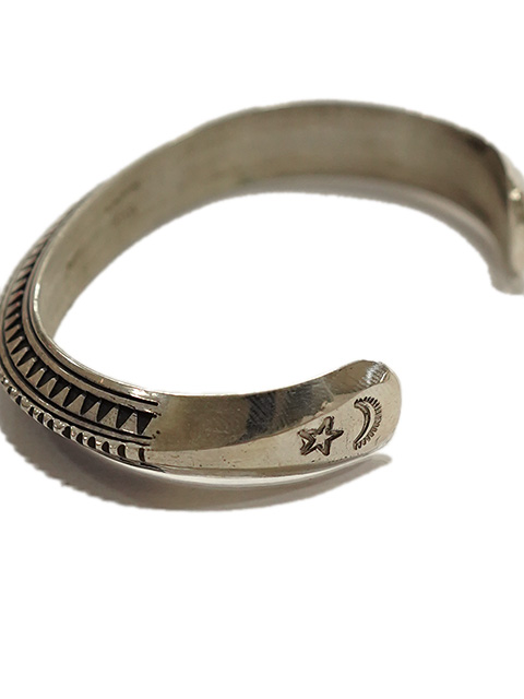 Whlie Secatero（ワイリー セカテロ） 】ナバホシルバーバングル