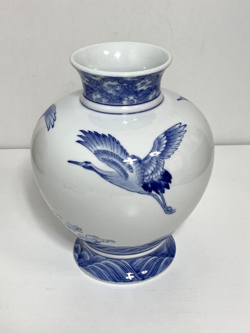 Amazon.co.jp: 宮内庁御用達深川製磁 美術有田焼 花瓶壺 白磁 宮窯染付