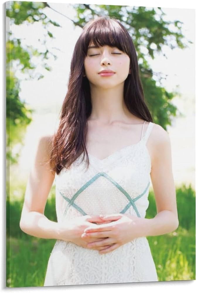 Amazon.co.jp: 中条あやみ 女優セクシー写真グラビアアイドル水着画像