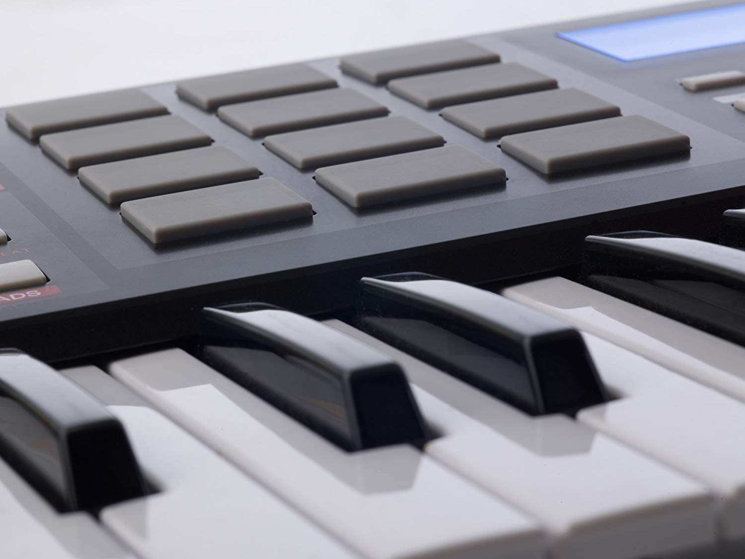 Amazon | AKAI 49鍵ミニキーボード・コントローラーAKAI MPK49 AP-CON