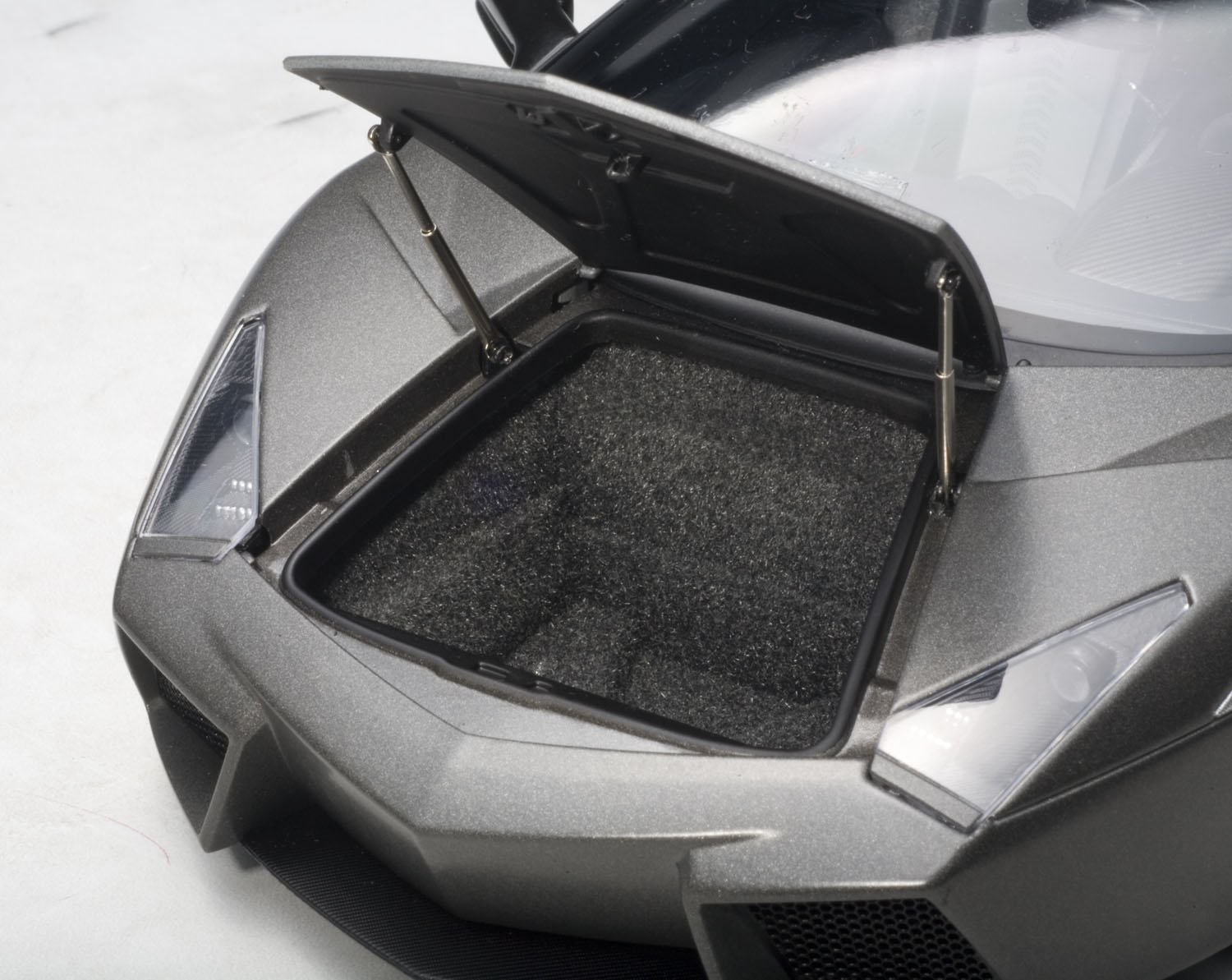 Amazon | AUTOart 1/18 ランボルギーニ レヴェントン グレー 完成品