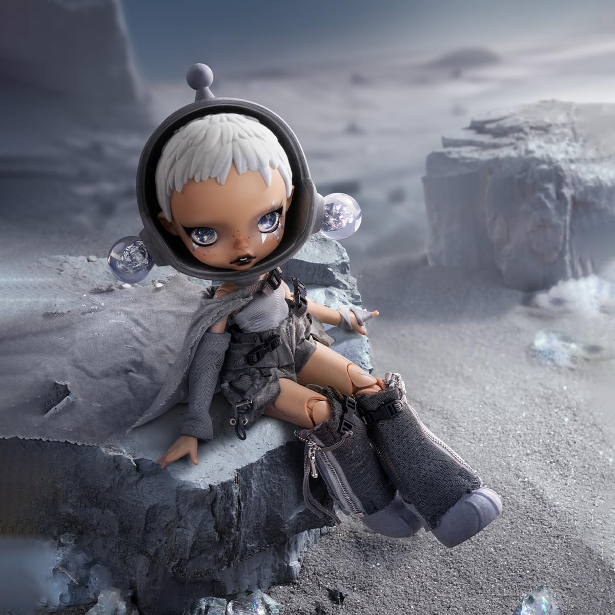 Amazon.co.jp: POP MART SKULLPANDA × HAMCUS 1/6 アクション