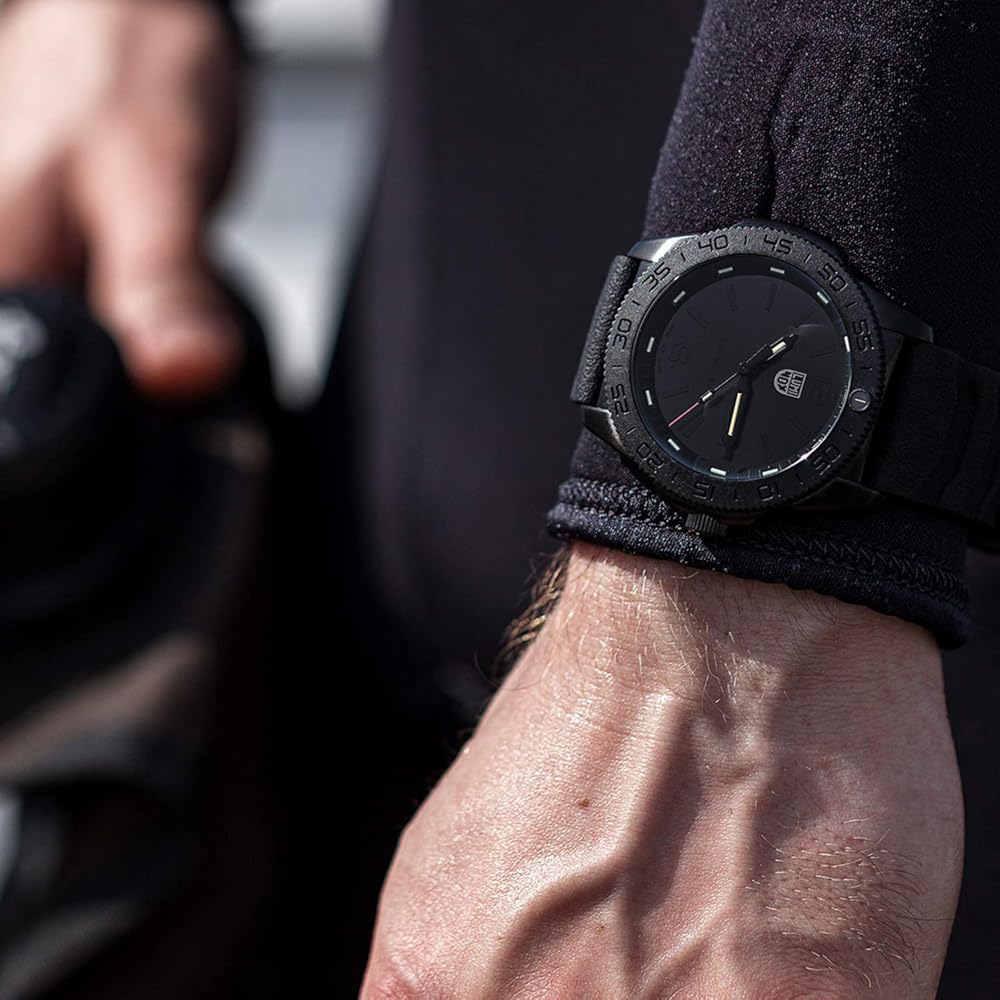 Amazon.com: Luminox Men Analog Quartz Watch with Rubber Strap XS