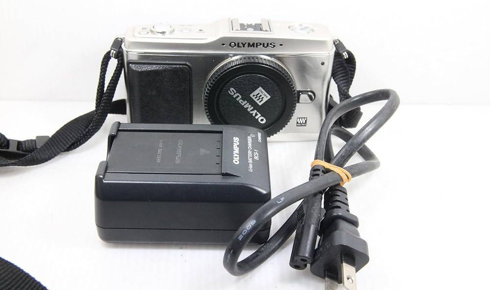 Amazon | OLYMPUS ミラーレス一眼 E-P1 ボディ シルバー E-P1 BODY-SLV