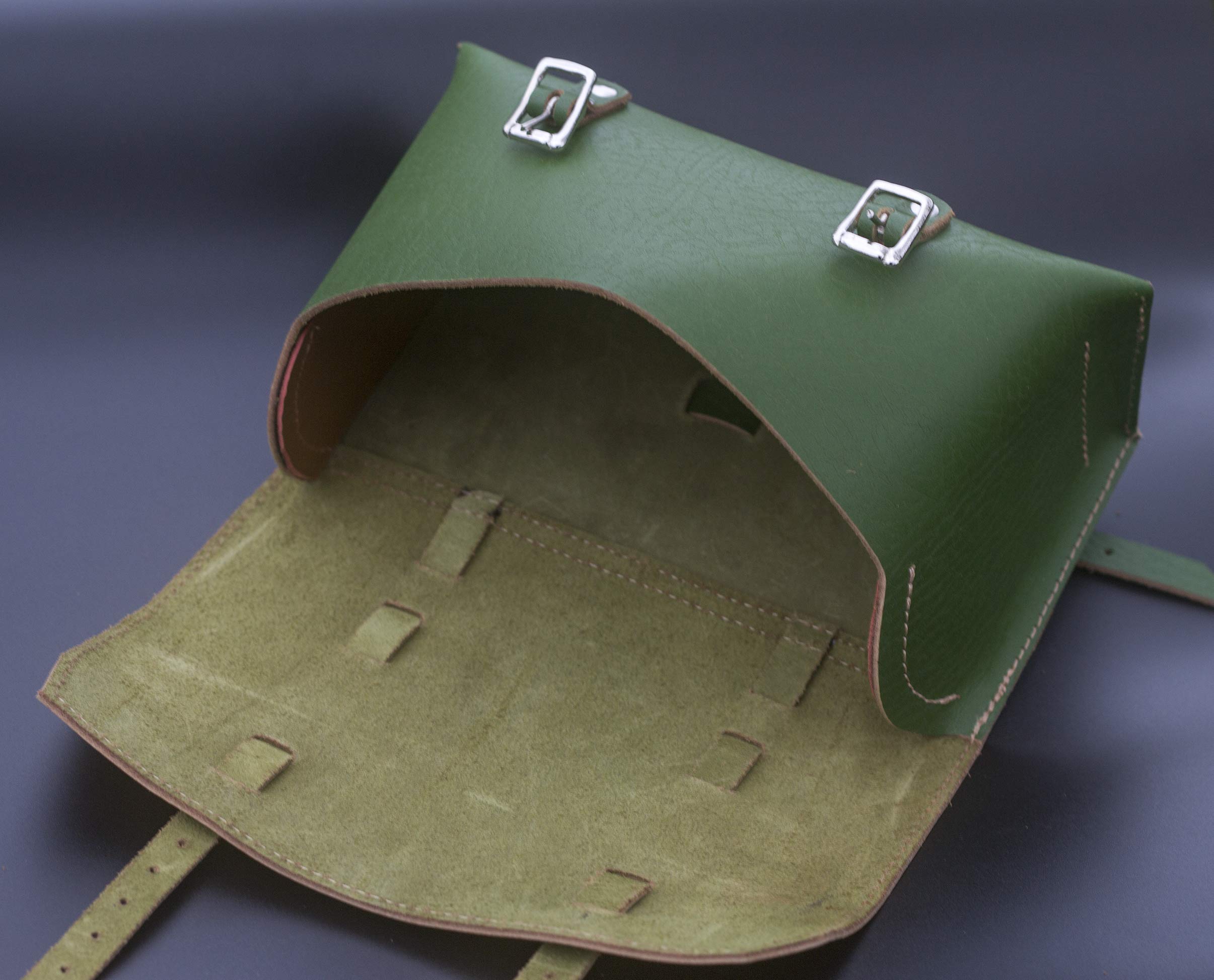 Amazon | London Craftwork レザーハンドルバーサドルバッグ