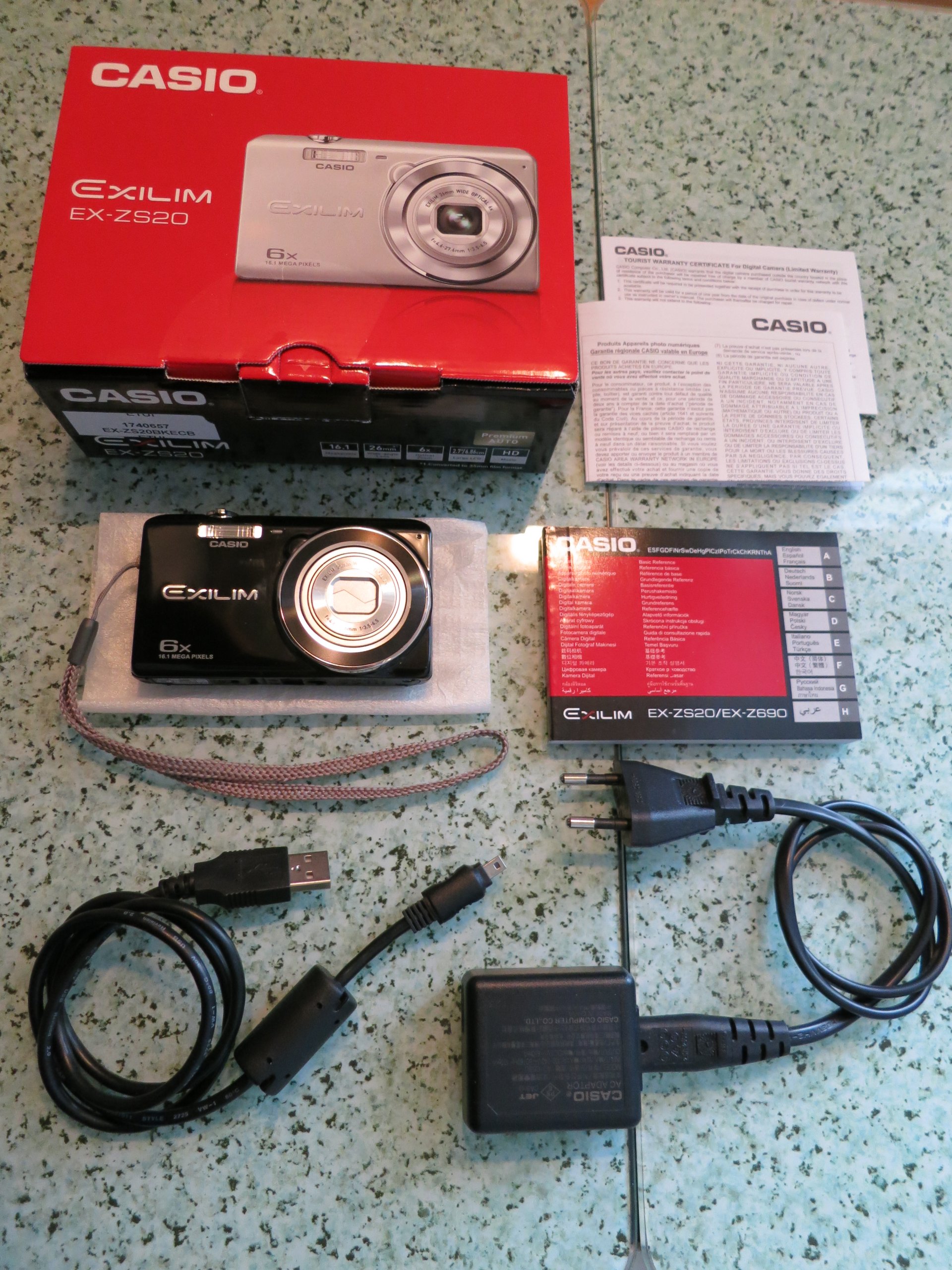 Casio Exilim EX-ZS20 Digital Camera Black EX-ZS20BK : Amazon.ca