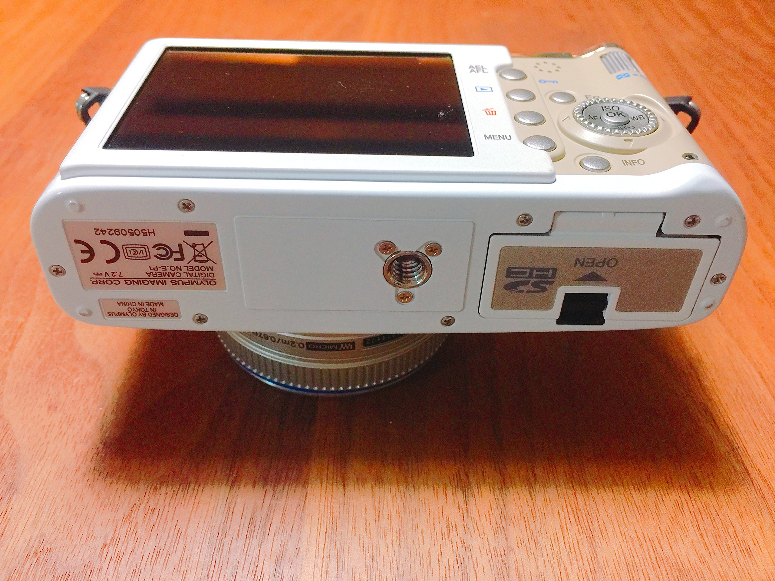 Amazon | OLYMPUS ミラーレス一眼 E-P1 ツインレンズキット ホワイト E