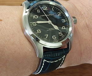 HAMILTON カーキ フィールド マーフ 38mmとMONACO(モナコ)を組み合わせ