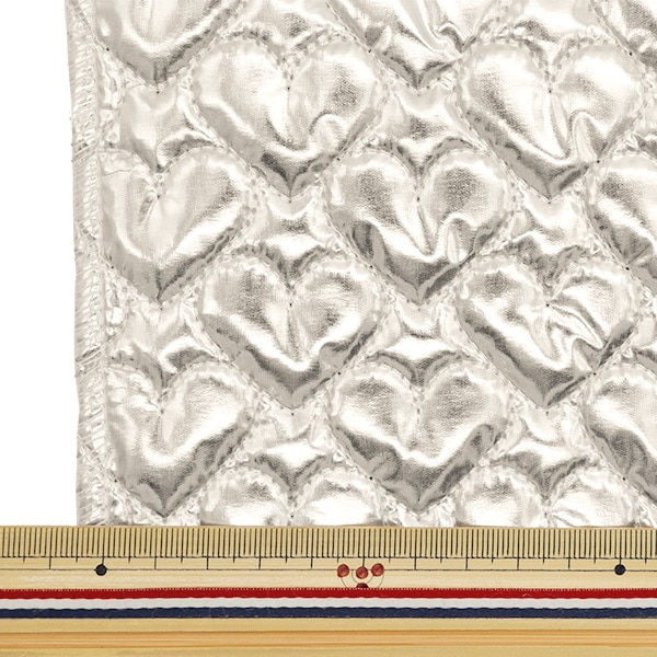生地 『ハートホログラムキルトカットクロス 約65cm×70cm シルバー C
