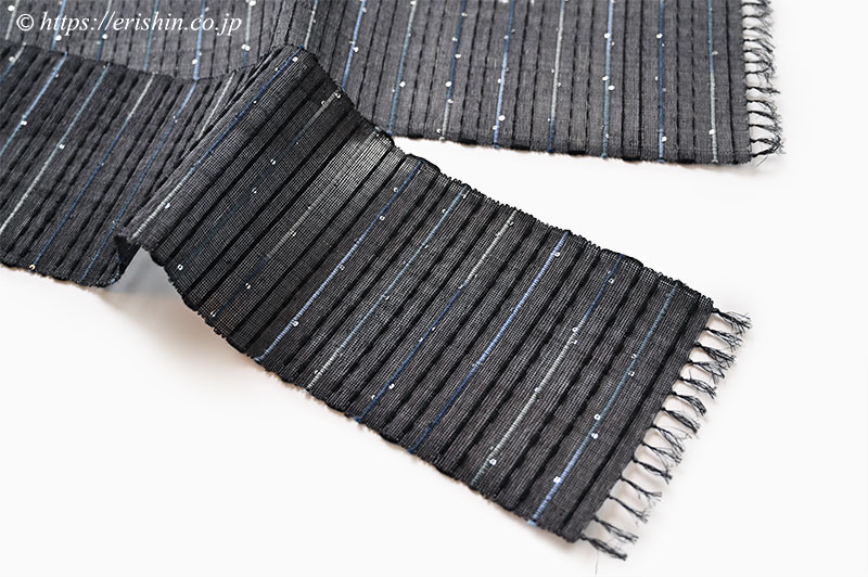 誉田屋源兵衛 半幅帯（芭蕉段織/墨黒・藍鼠の縞とスパンコール）誉田屋