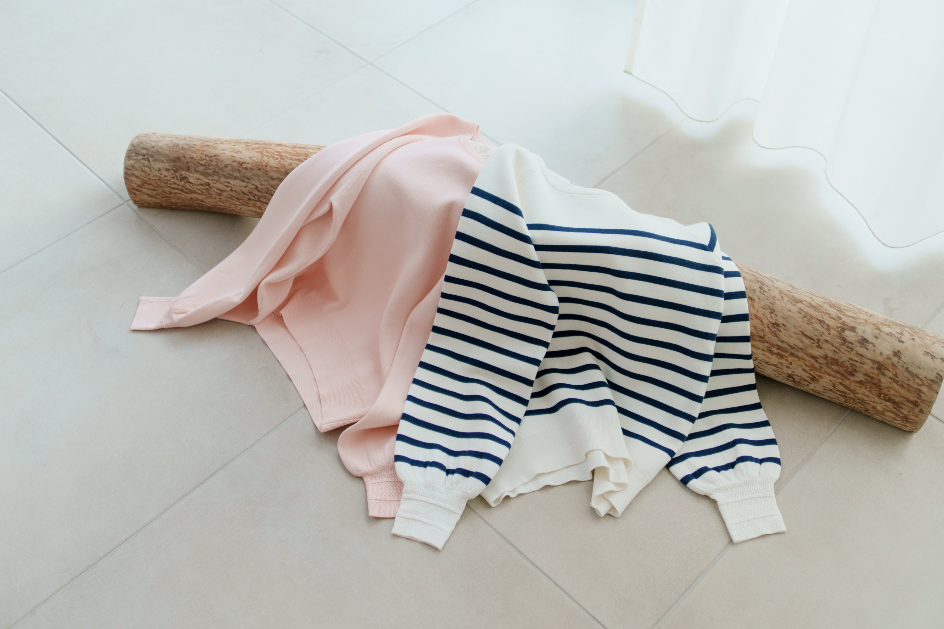 MEエンブロイダリーニットプルオーバー【リサイクルポリエステル