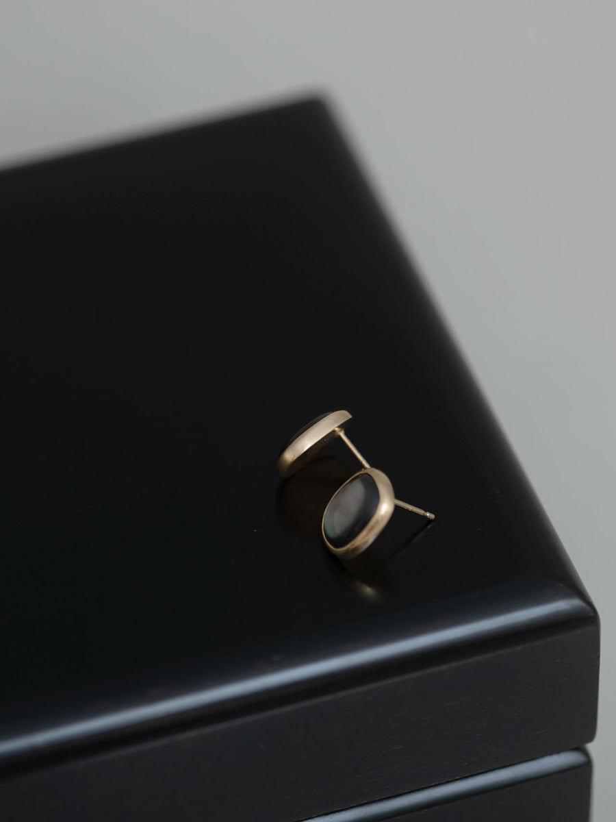 Black Mother of pearl pierce / 現品 – MEDERU