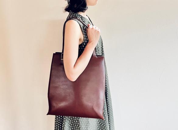 通勤もオフも毎日使ってる2wayトートバッグ、こう見えてかなり機能的