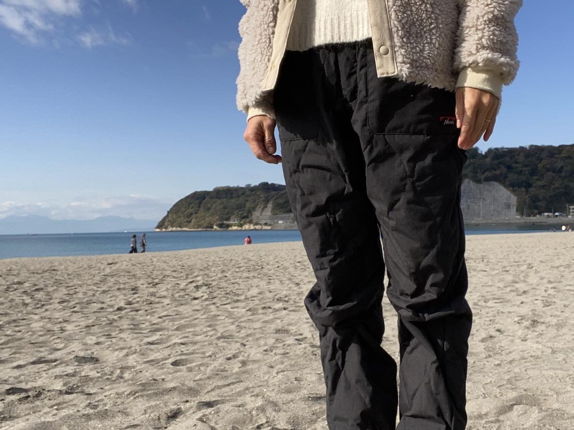 NANGAの「焚き火ダウンパンツ」、別注モデルだと本家より約15,000円も