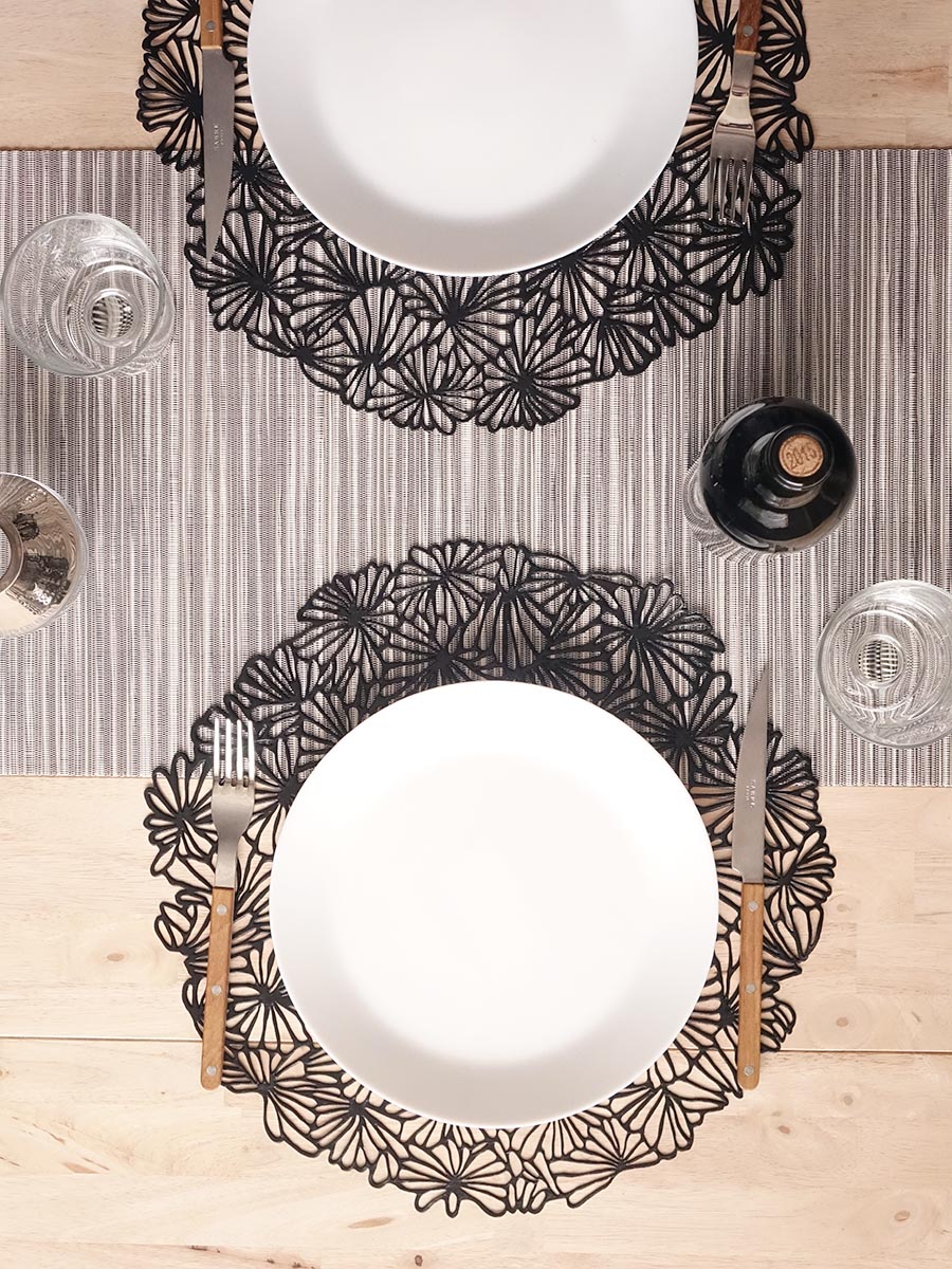 チルウィッチ ランチョンマット・デイジー｜ブラックの花柄レース