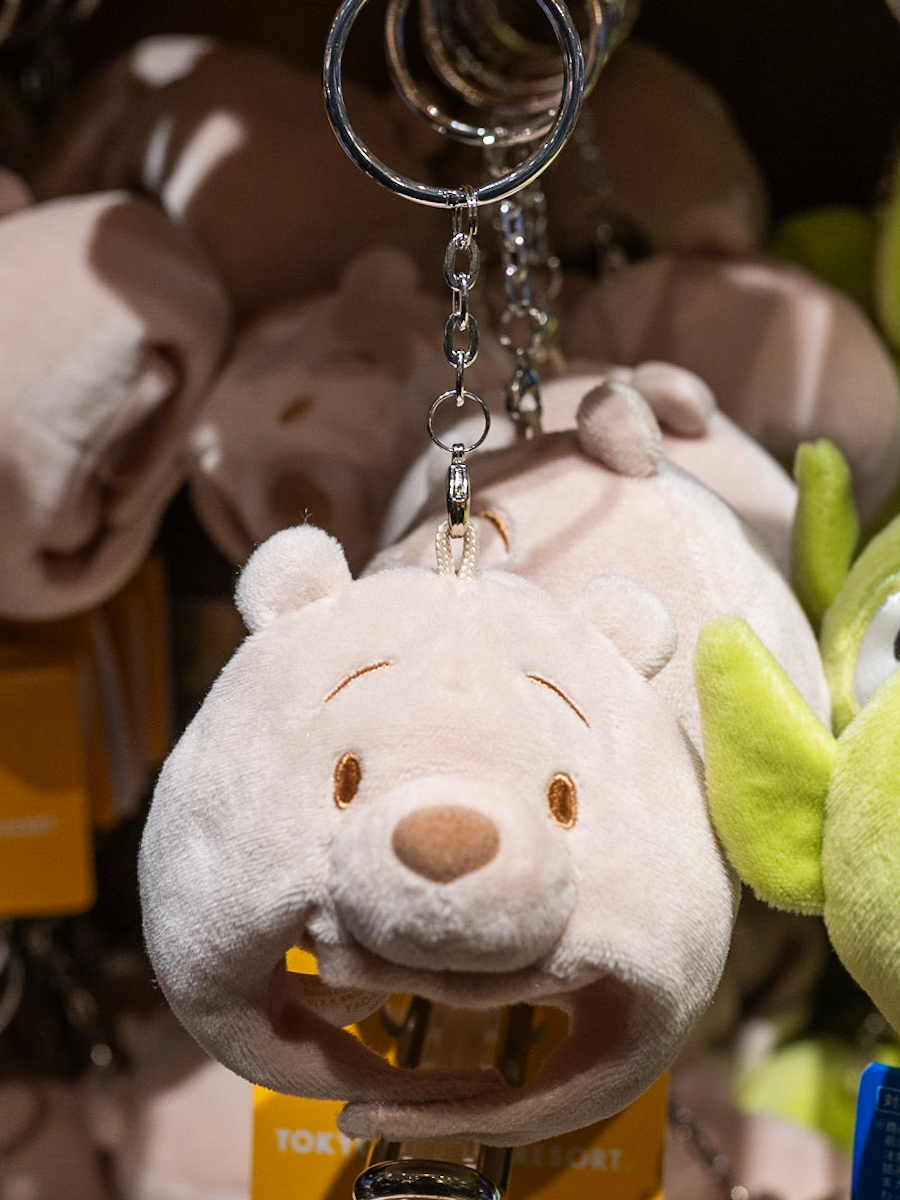 くすみカラーのプーさんデザイン！東京ディズニーランド ファン