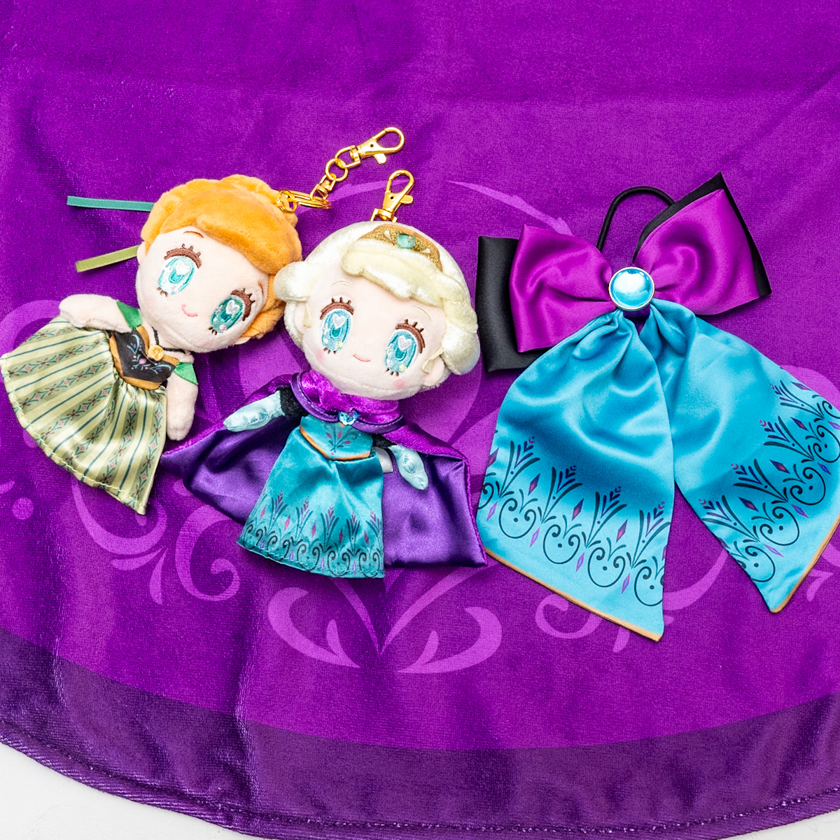 戴冠式のドレスモチーフ！ディズニーストア DISNEY FROZENグッズ -