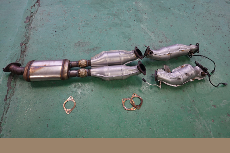 R35GT-Rのキャタライザー交換 | 緑整備センター