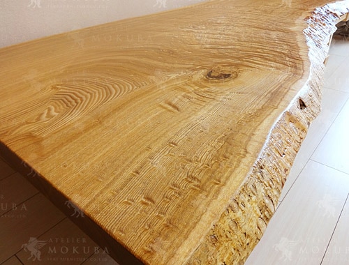 ローテーブルxタモ【東京都 個人住宅】玉杢の美しさが際立つテーブル