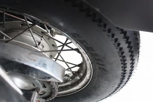 ビラーゴ250のタイヤサイズは？空気圧、ビンテージタイヤについて解説