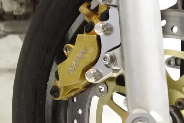 VTR250対向4ポッドキャリパー取り付け方！Nプロジェクトのキャリパー
